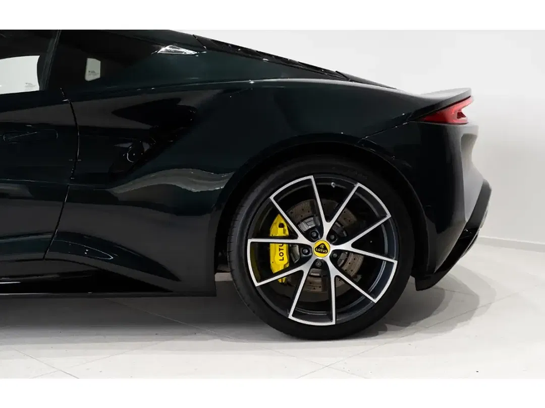 Lotus Emira - Thumbnail 7