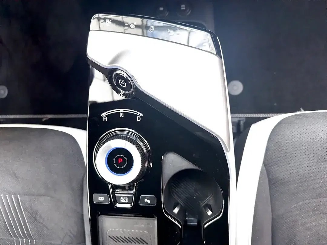 Kia EV6 - Thumbnail 13