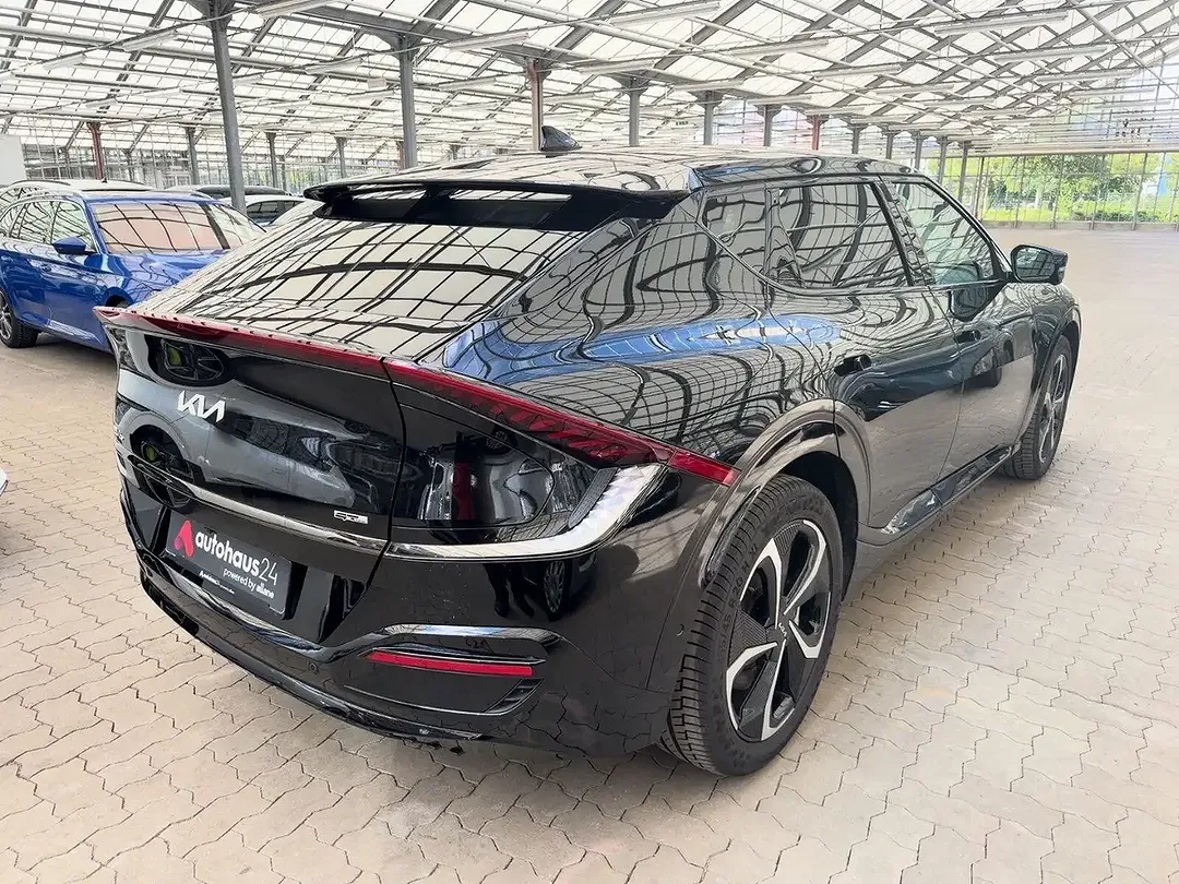 Kia EV6 - Thumbnail 5