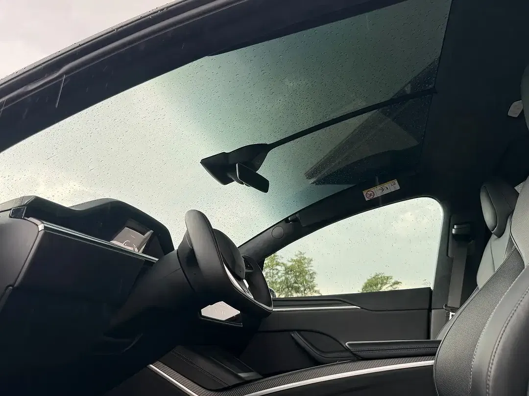 Tesla Model X - Thumbnail 11