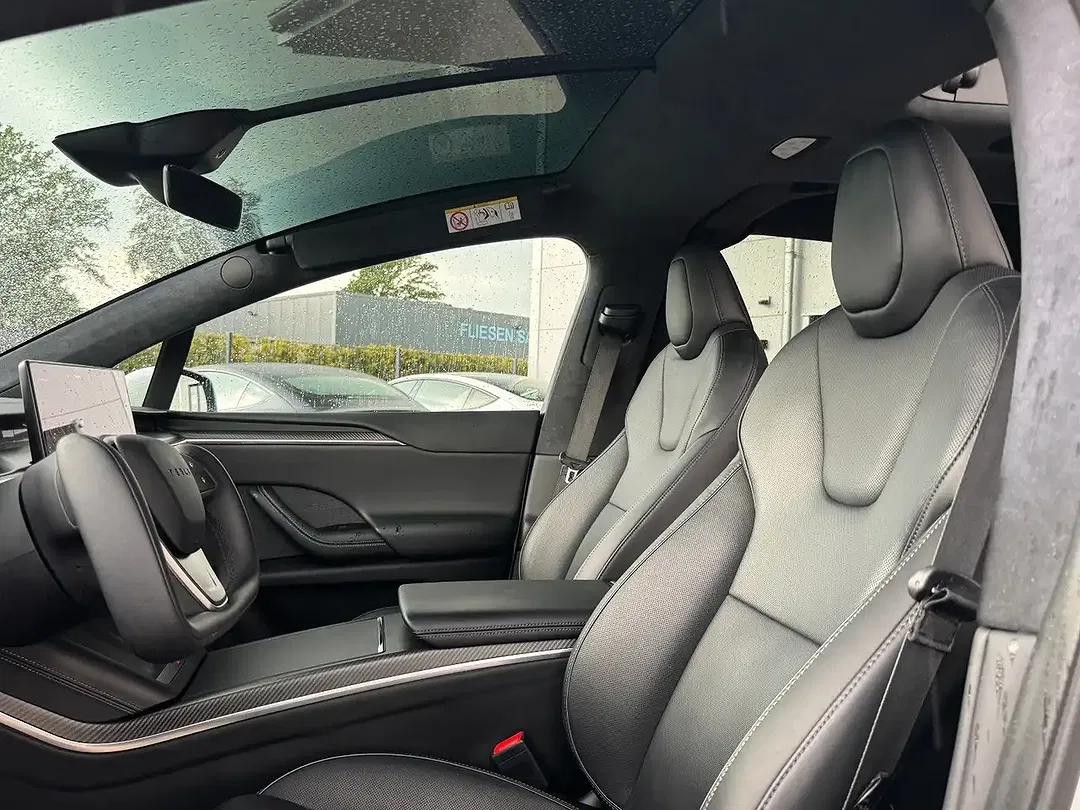 Tesla Model X - Thumbnail 12