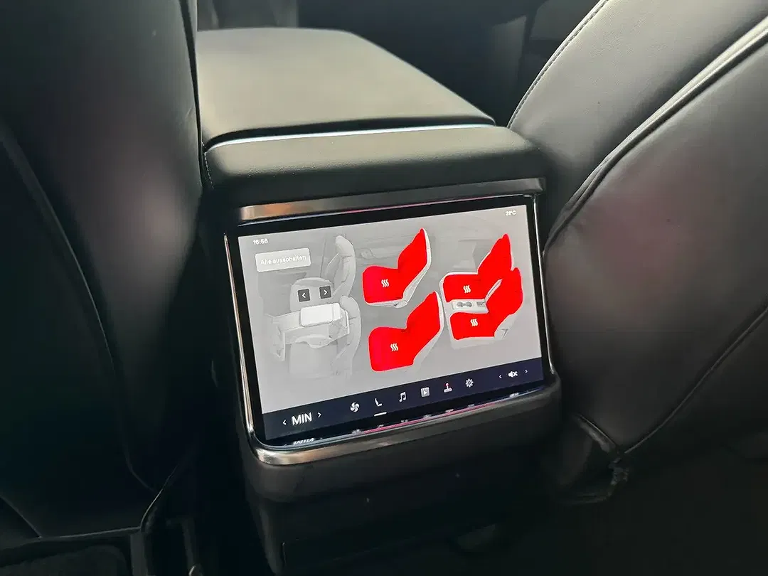 Tesla Model X - Thumbnail 7
