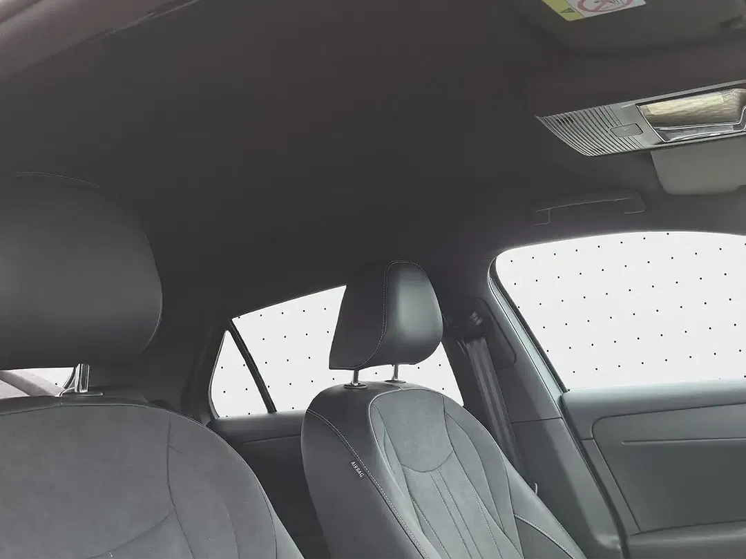 Volkswagen T-Roc - Thumbnail 9