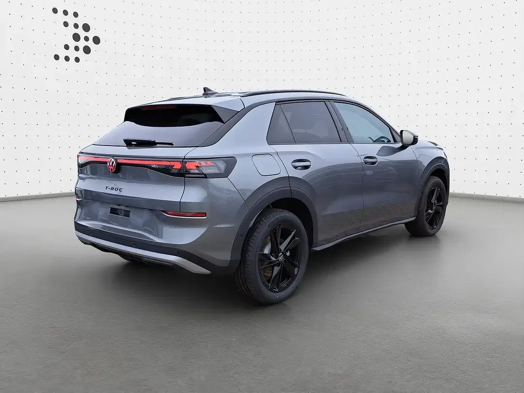 Volkswagen T-Roc - Thumbnail 1