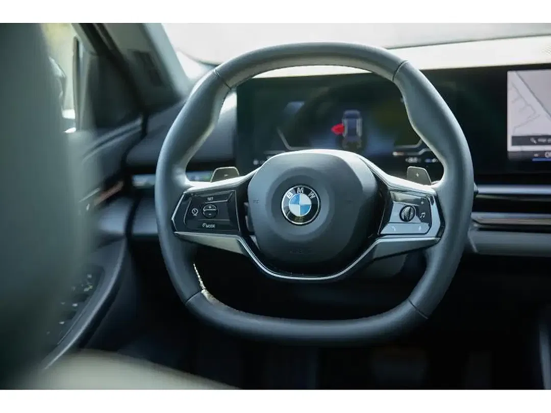 BMW 520 - Thumbnail 12
