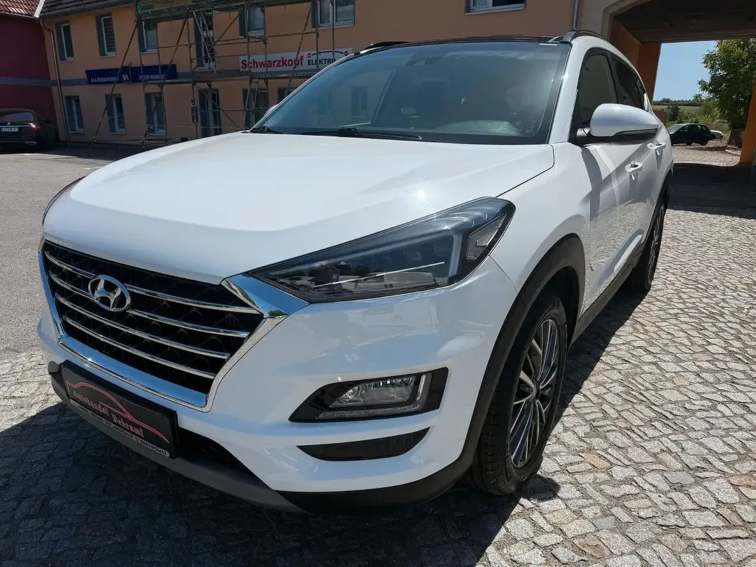 Hyundai TUCSON - Thumbnail 1