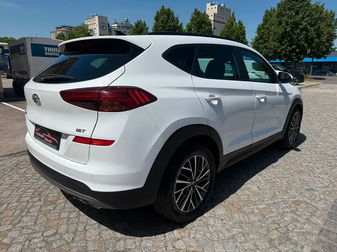 Hyundai TUCSON - Thumbnail 2