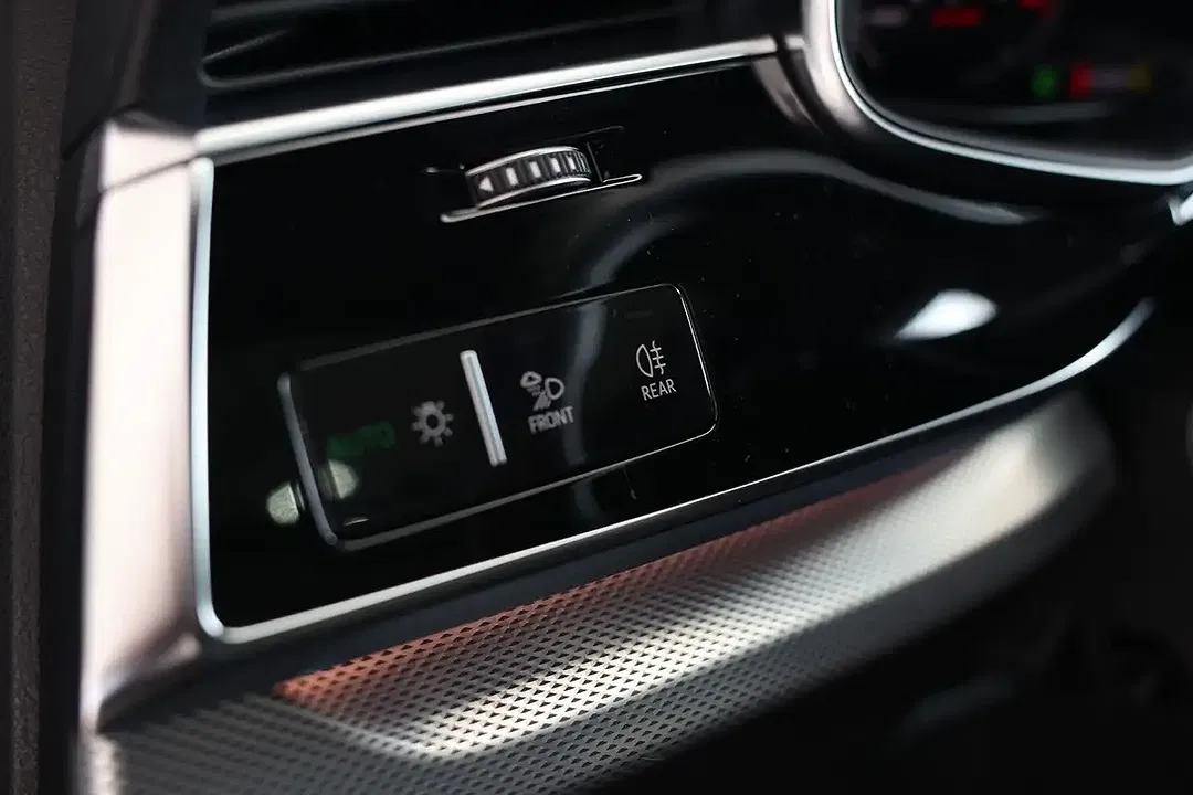 Audi RS Q8 - Thumbnail 15