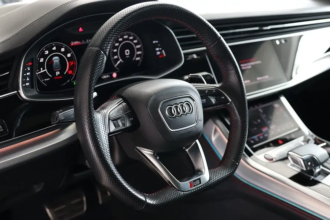 Audi RS Q8 - Thumbnail 16
