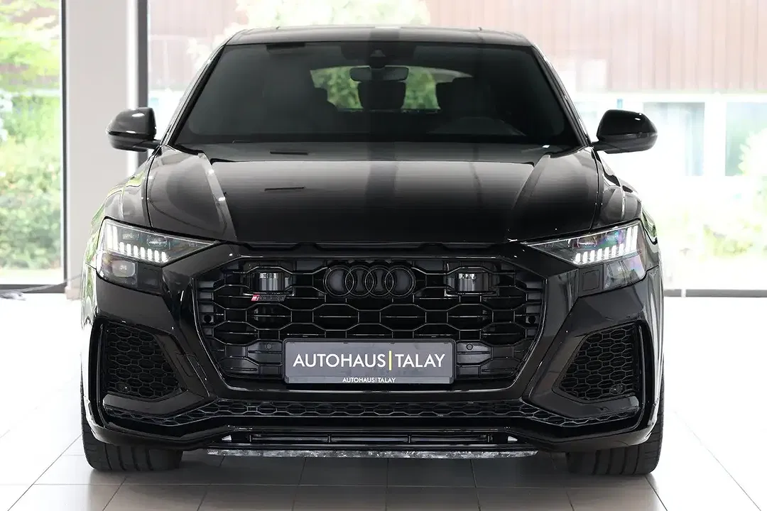 Audi RS Q8 - Thumbnail 2