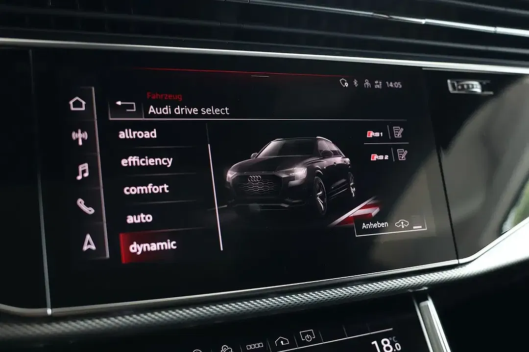Audi RS Q8 - Thumbnail 22