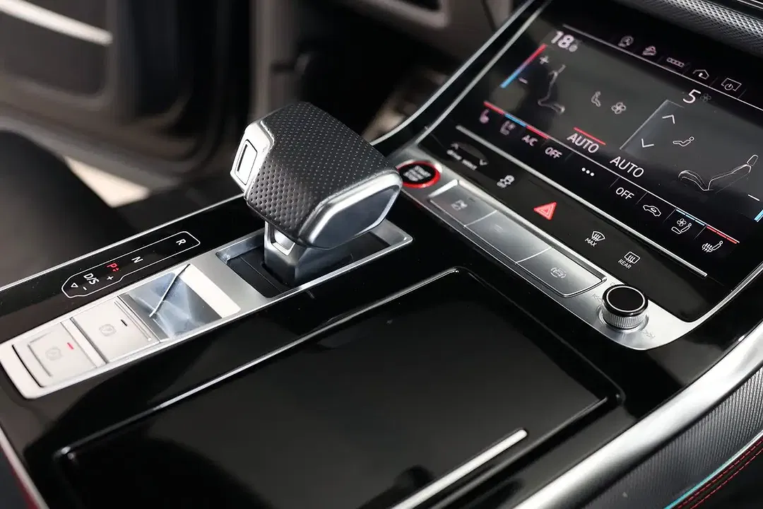 Audi RS Q8 - Thumbnail 29