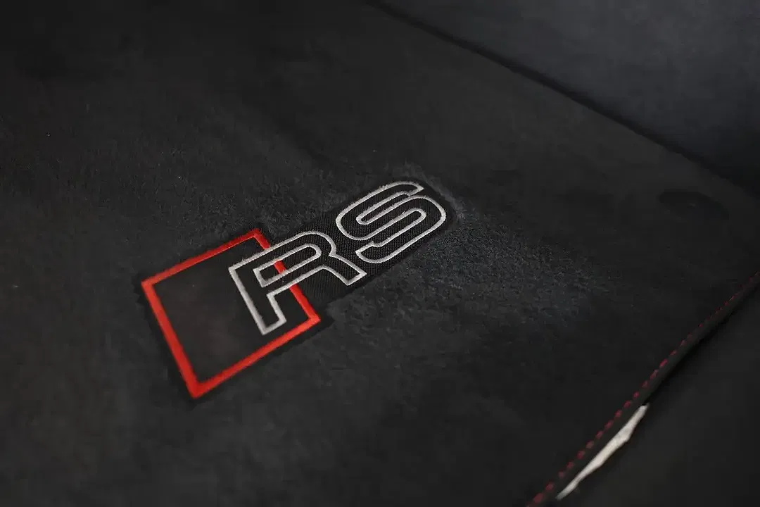 Audi RS Q8 - Thumbnail 33