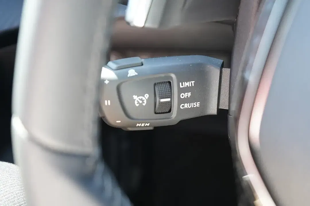 Peugeot 2008 - Thumbnail 11