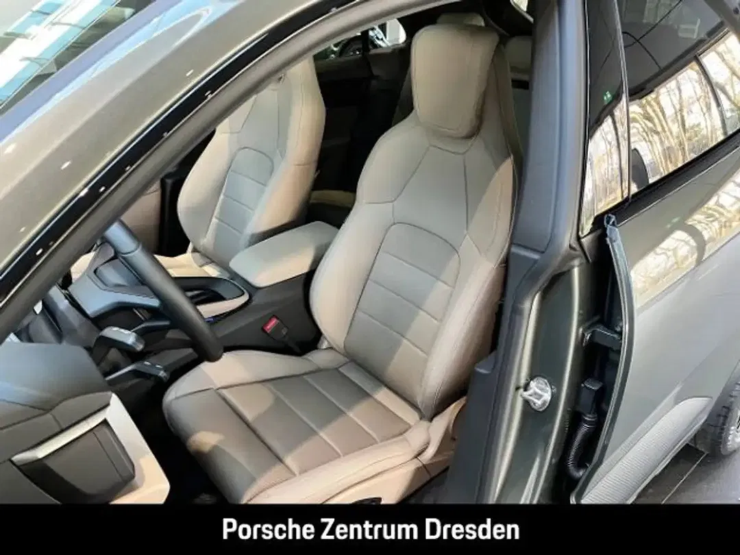 Porsche Macan - Thumbnail 5