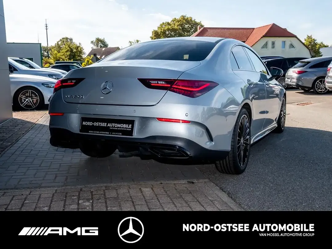 Mercedes-Benz CLA 200 - Thumbnail 4