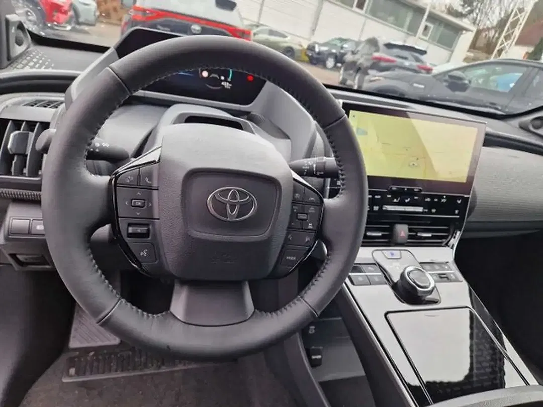 Toyota bZ4X - Thumbnail 11