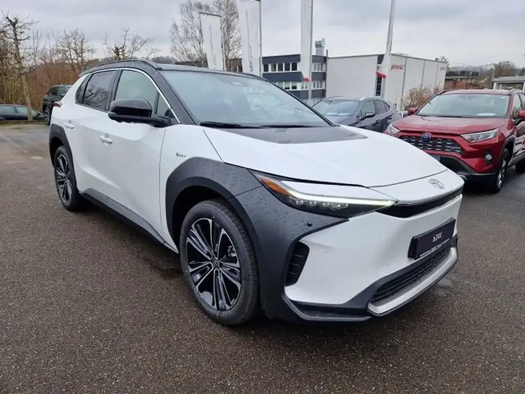 Toyota bZ4X - Thumbnail 8