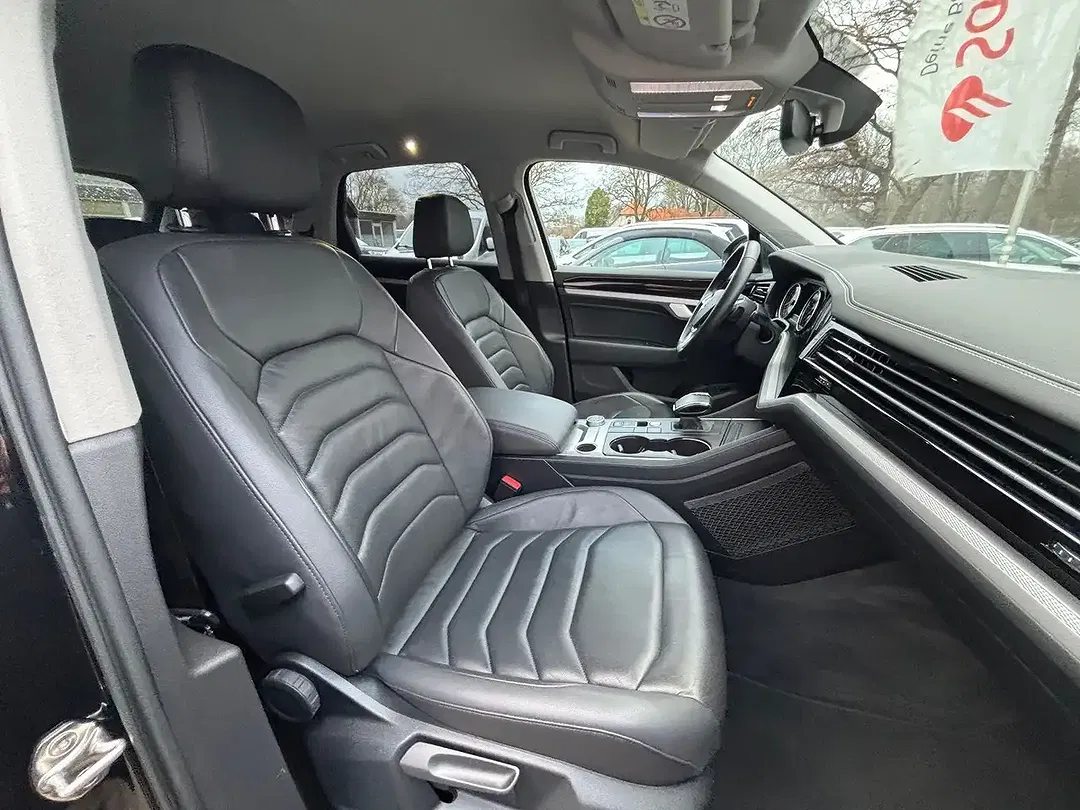 Volkswagen Touareg - Thumbnail 11