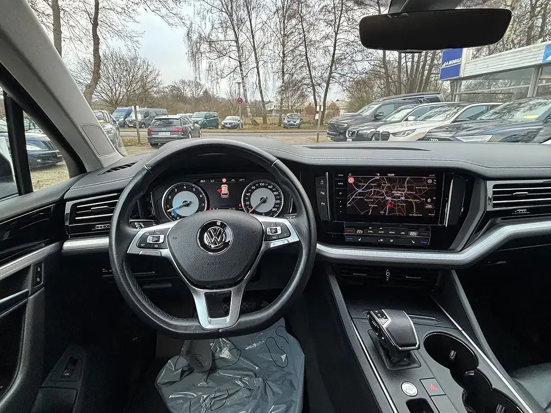 Volkswagen Touareg - Thumbnail 13