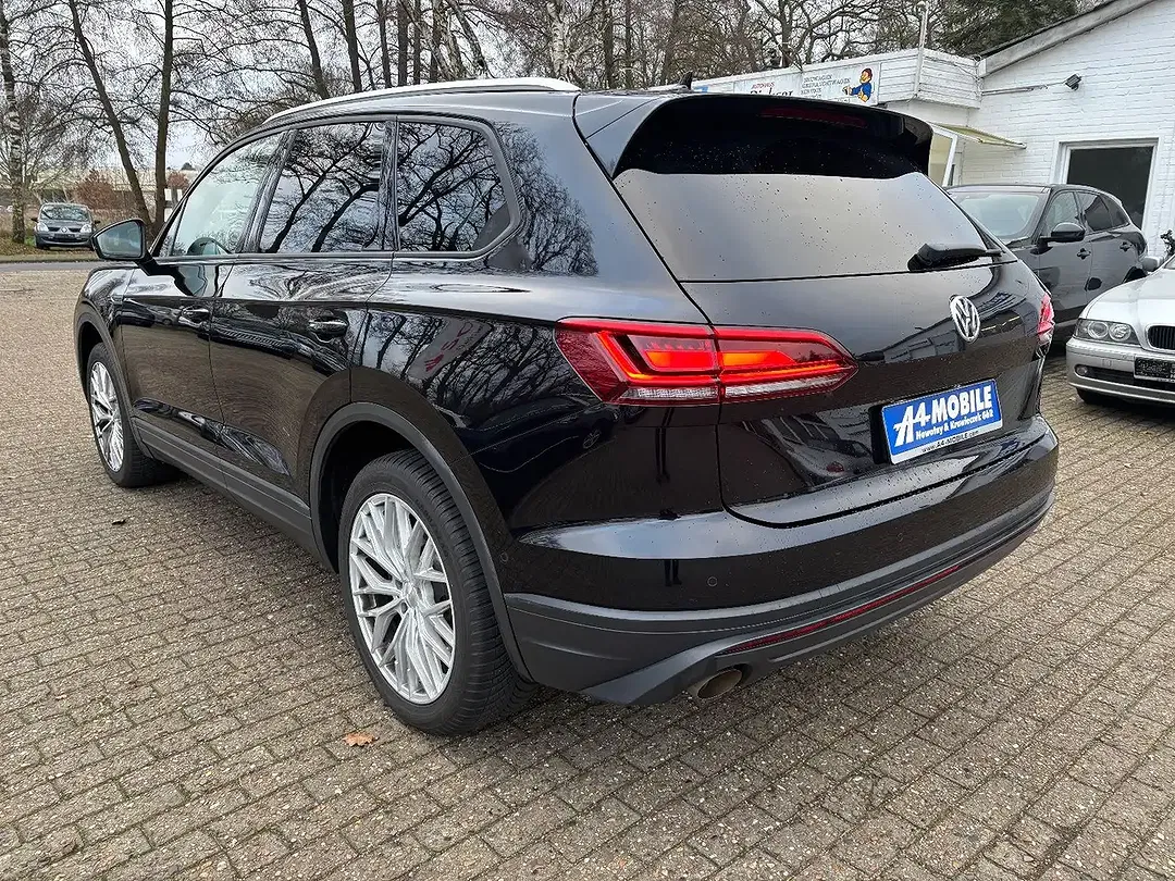 Volkswagen Touareg - Thumbnail 3