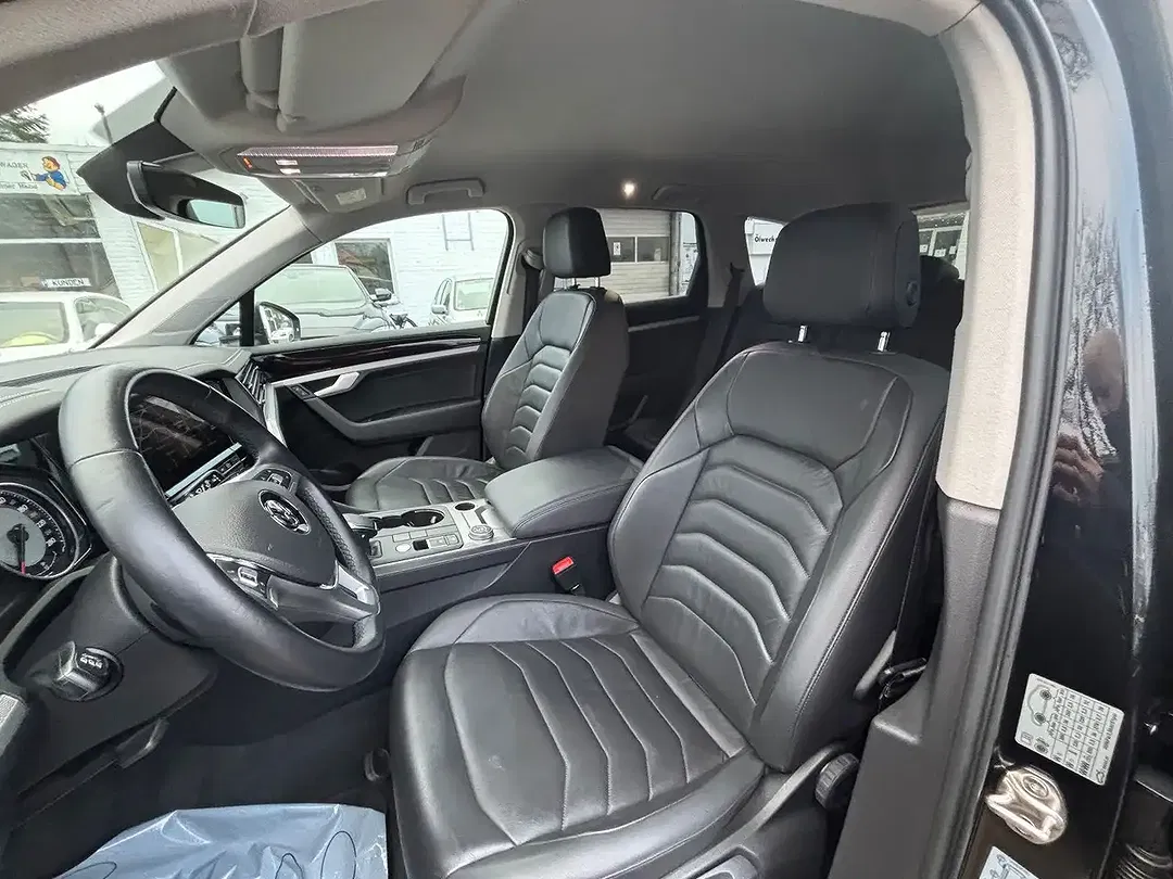 Volkswagen Touareg - Thumbnail 5