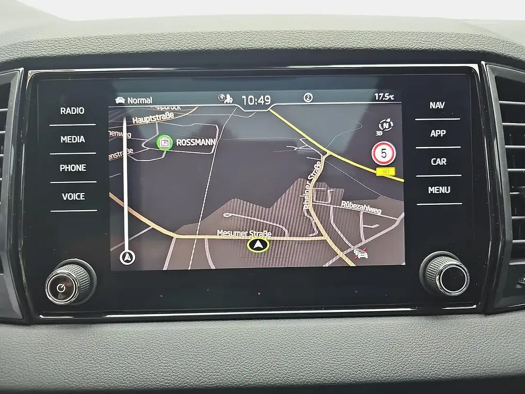 Skoda Karoq - Thumbnail 9