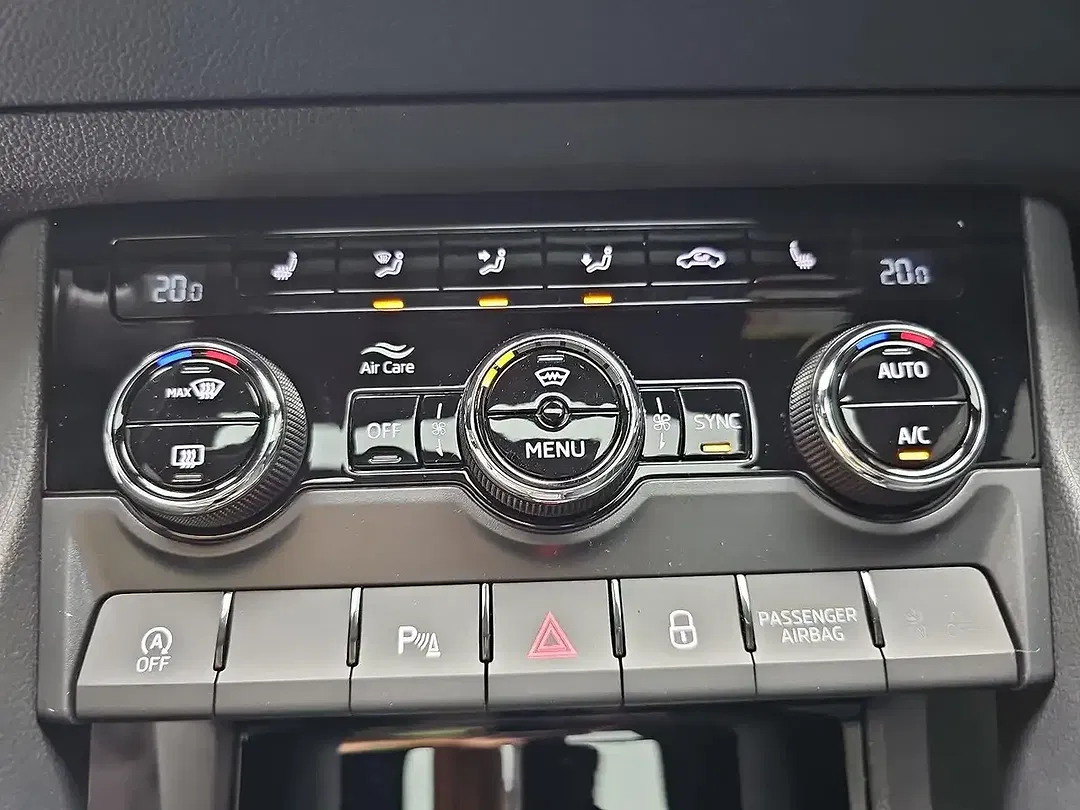 Skoda Karoq - Thumbnail 11