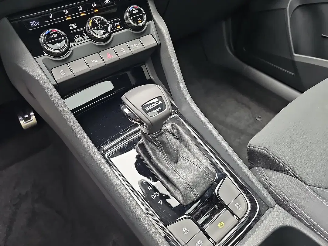 Skoda Karoq - Thumbnail 12