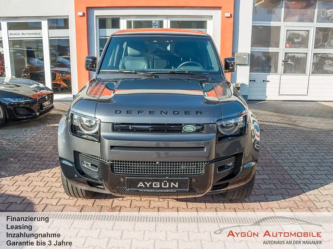 Land Rover Defender - Thumbnail 2