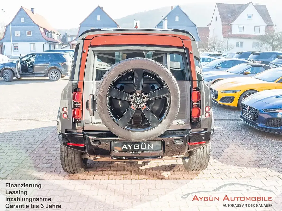 Land Rover Defender - Thumbnail 5