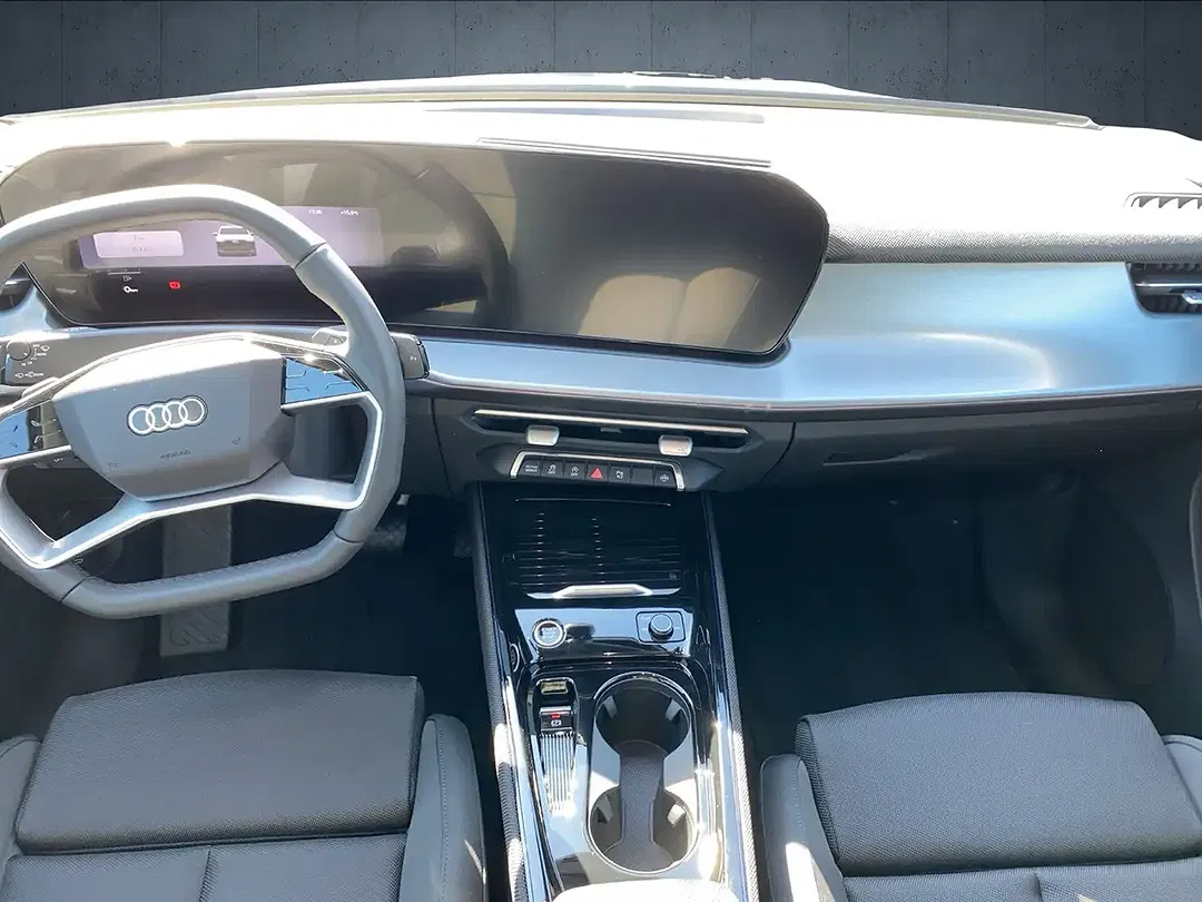 Audi Q3 - Thumbnail 11