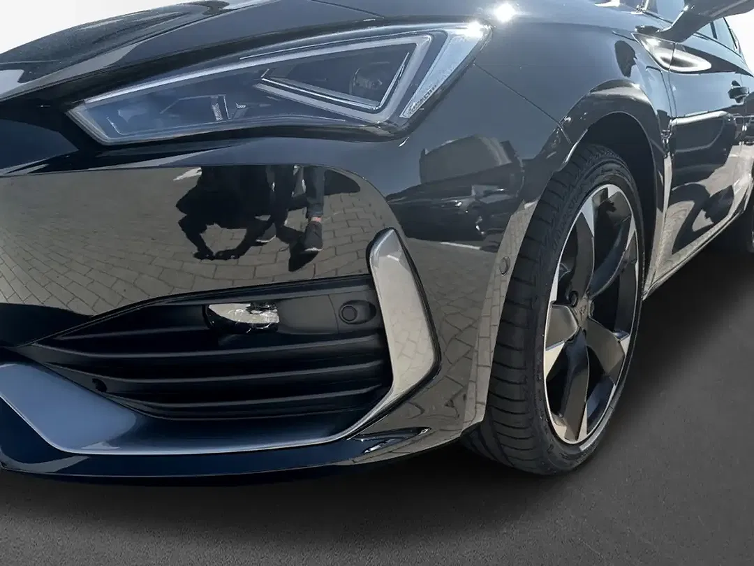 CUPRA Leon - Thumbnail 4