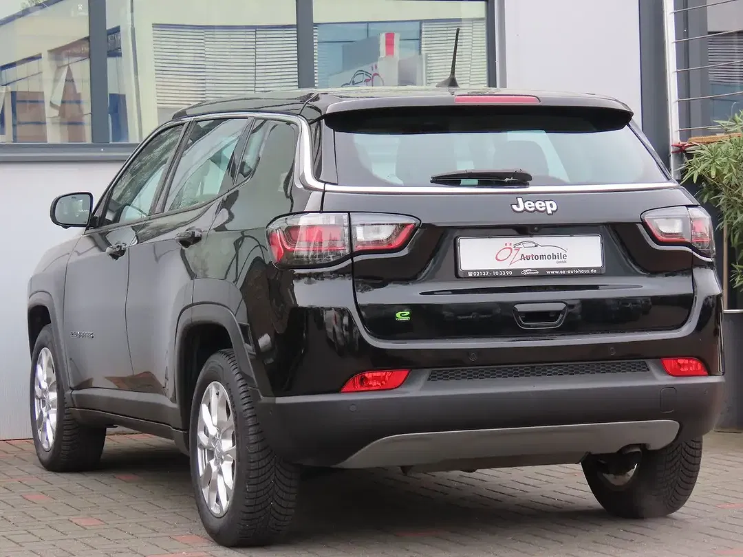 Jeep Compass - Thumbnail 9