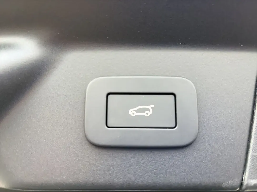Land Rover Range Rover Velar - Thumbnail 13
