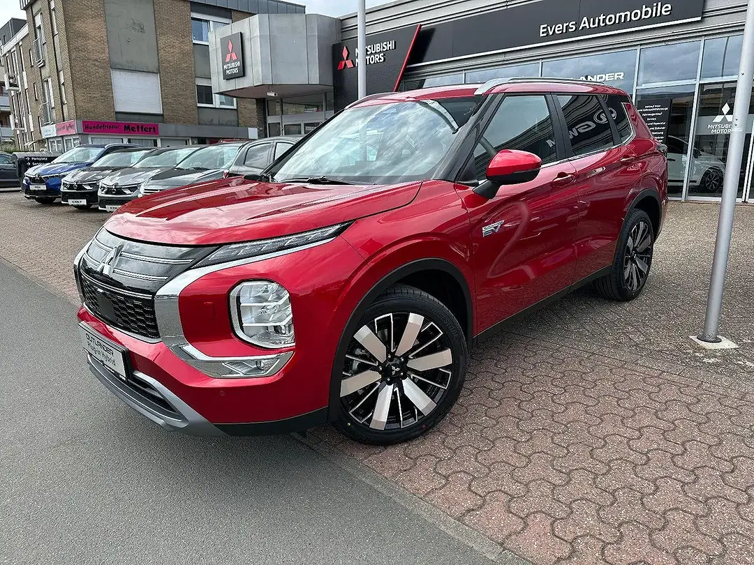 Mitsubishi Outlander - Thumbnail 2