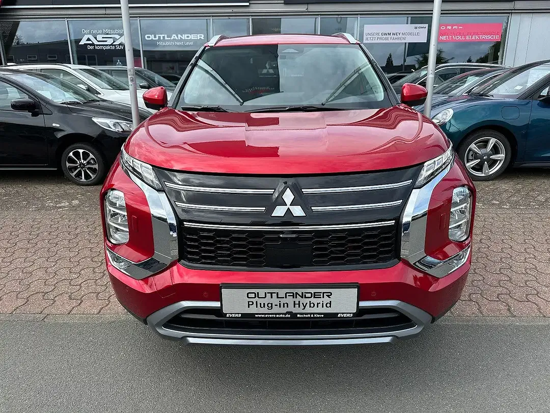 Mitsubishi Outlander - Thumbnail 3