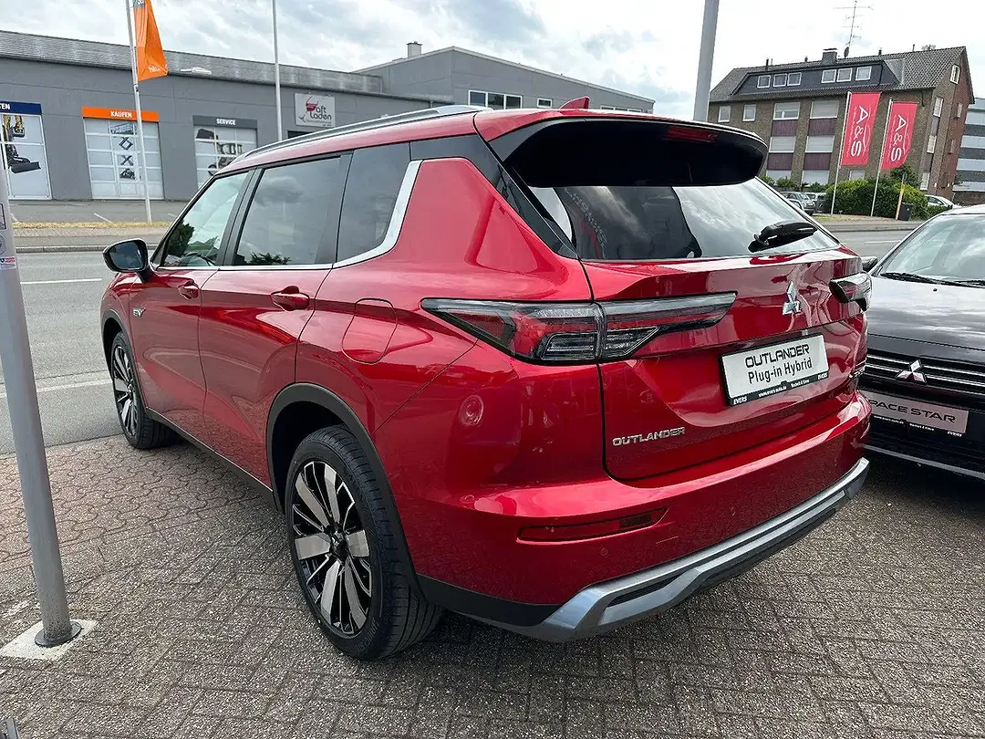 Mitsubishi Outlander - Thumbnail 7
