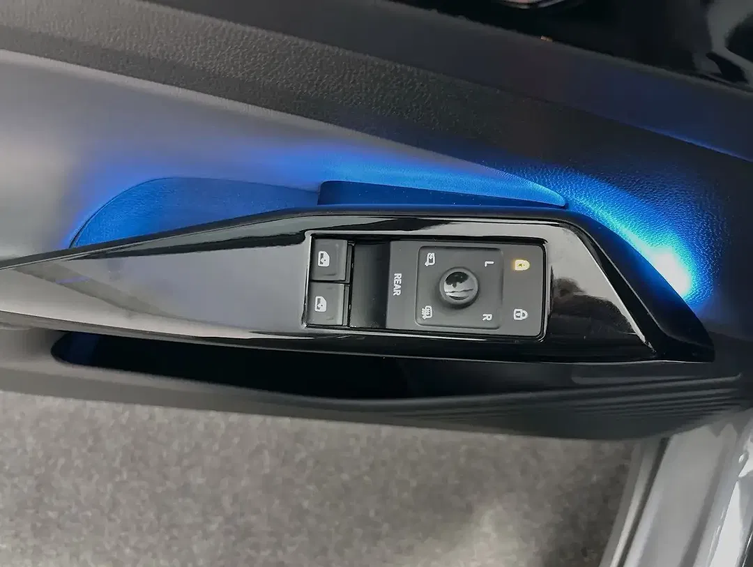 Volkswagen ID.4 - Thumbnail 12