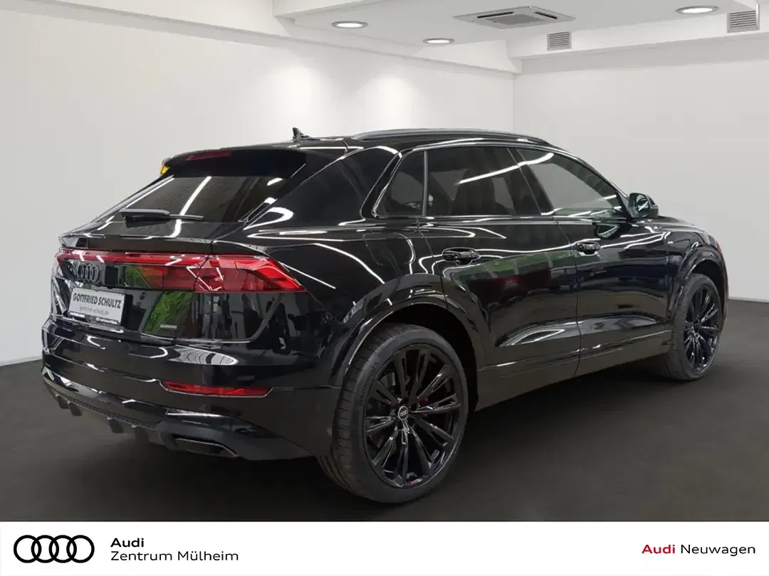 Audi Q8 - Thumbnail 3