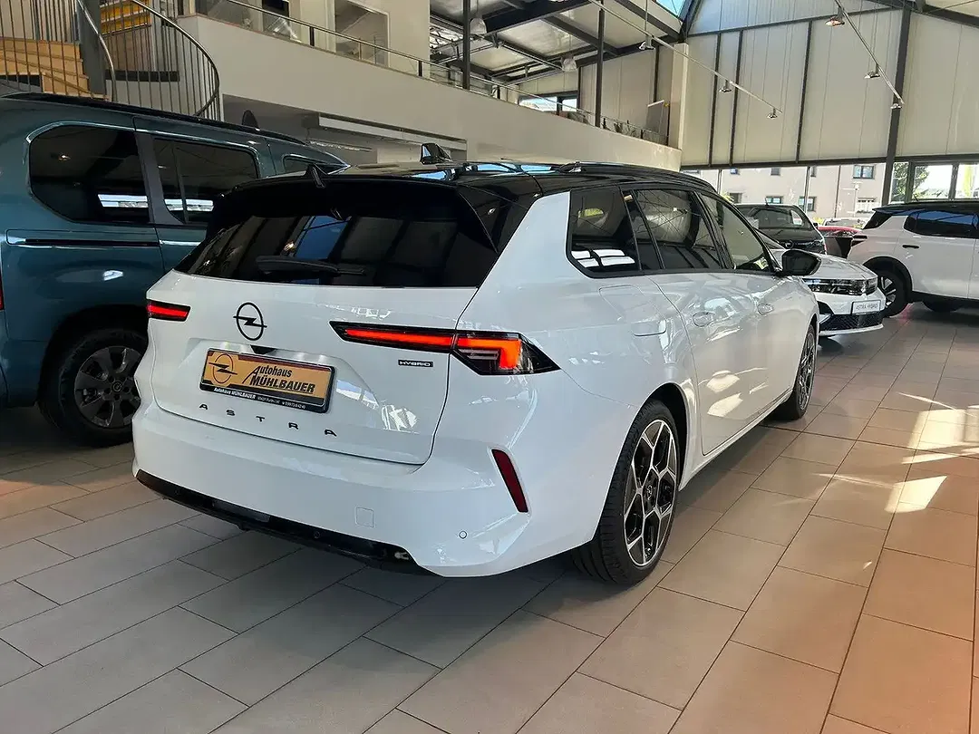 Opel Astra - Thumbnail 3