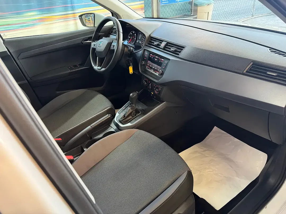 SEAT Arona - Thumbnail 4