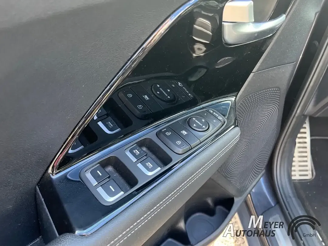 Kia Niro - Thumbnail 4
