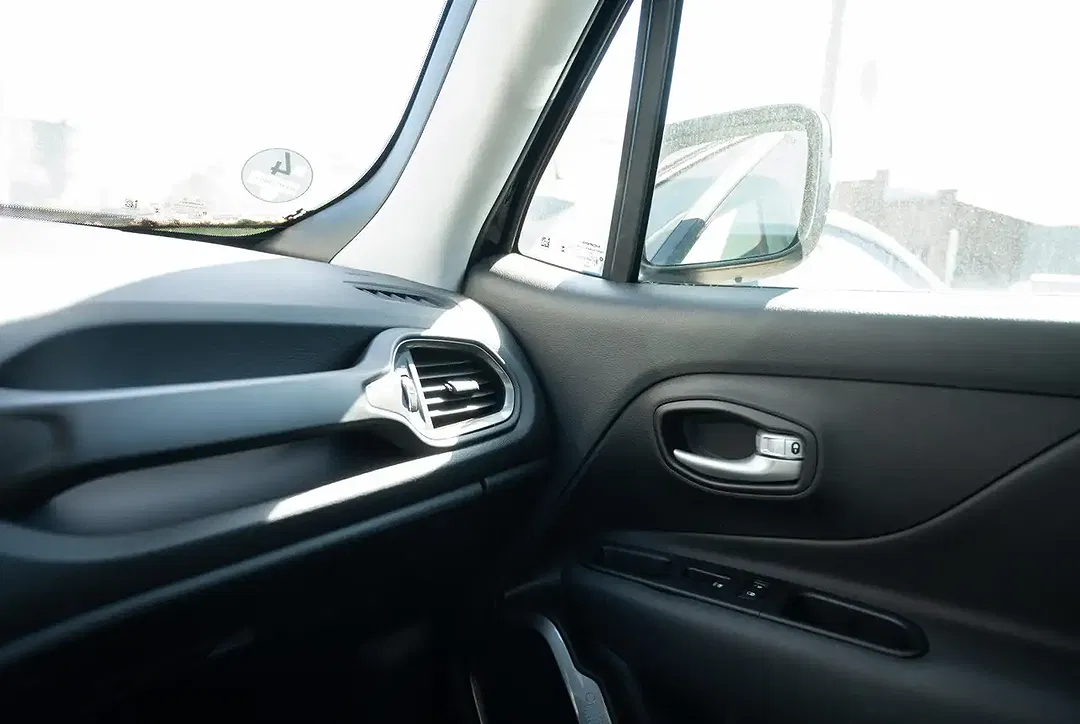 Jeep Renegade - Thumbnail 11
