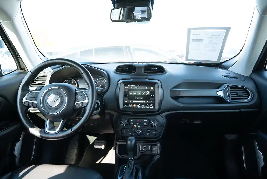 Jeep Renegade - Thumbnail 3