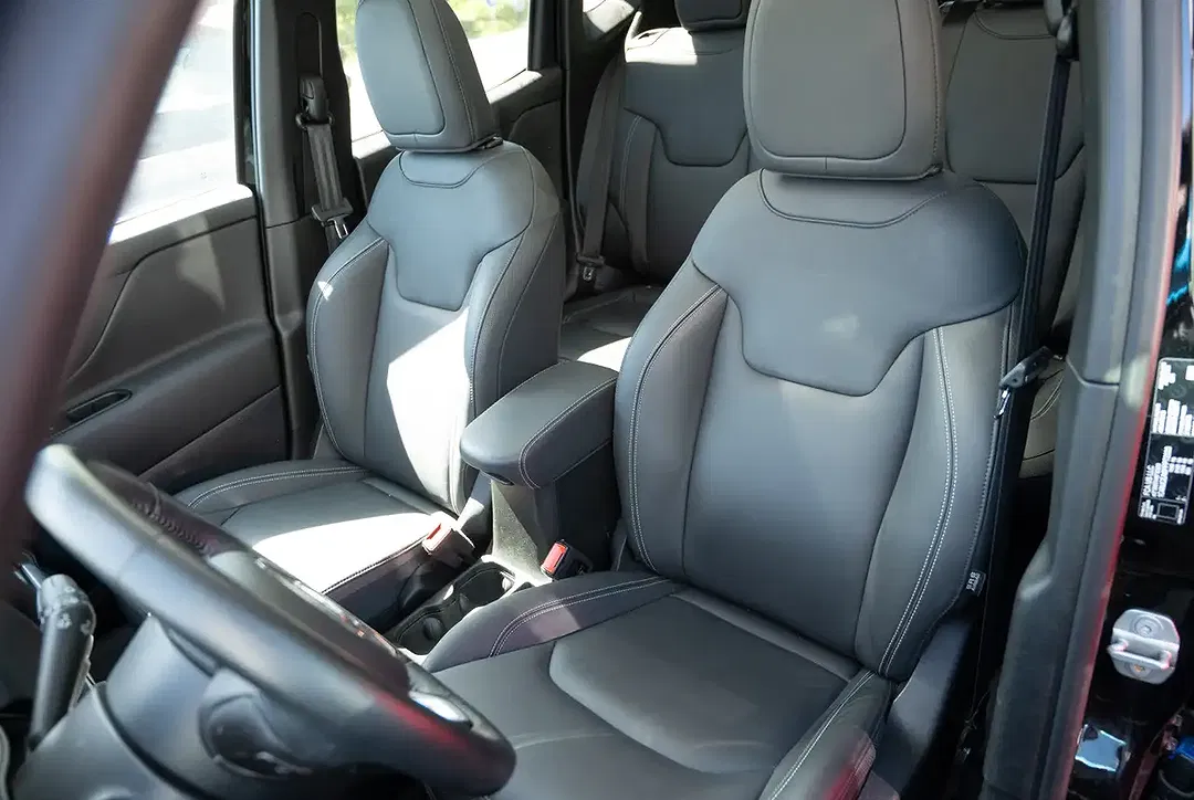 Jeep Renegade - Thumbnail 4