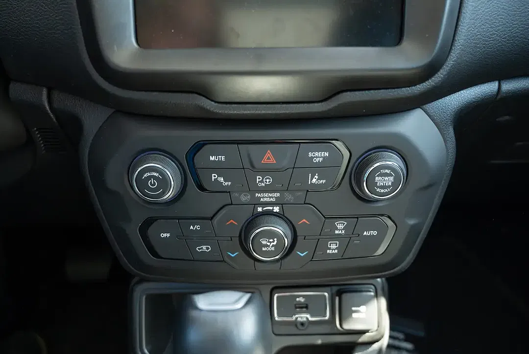 Jeep Renegade - Thumbnail 7