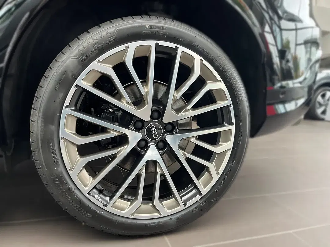 Audi SQ5 - Thumbnail 7