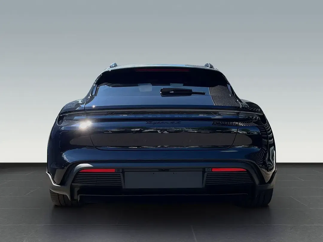 Porsche Taycan - Thumbnail 7