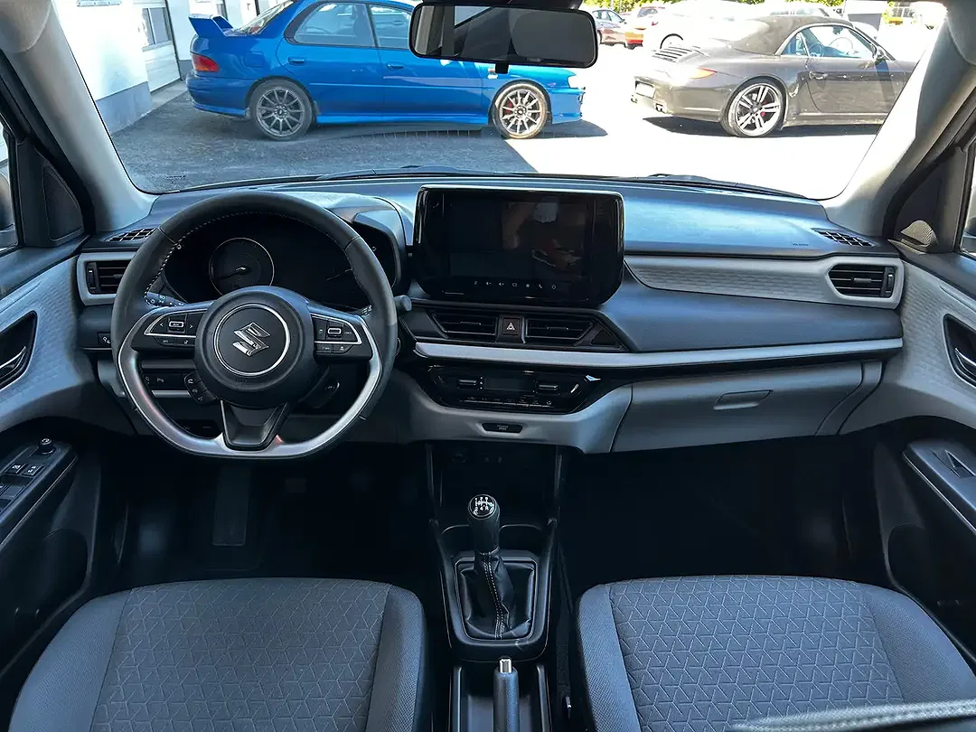 Suzuki Swift - Thumbnail 11